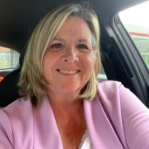 Meet your Posher, Debra